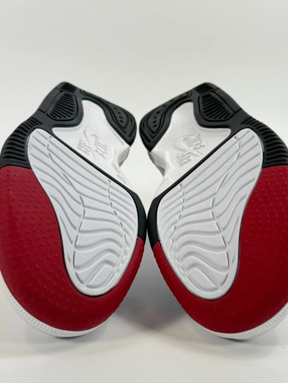 Jordan Max Aura 5 'White Black University Red' DZ4353-101 size 13